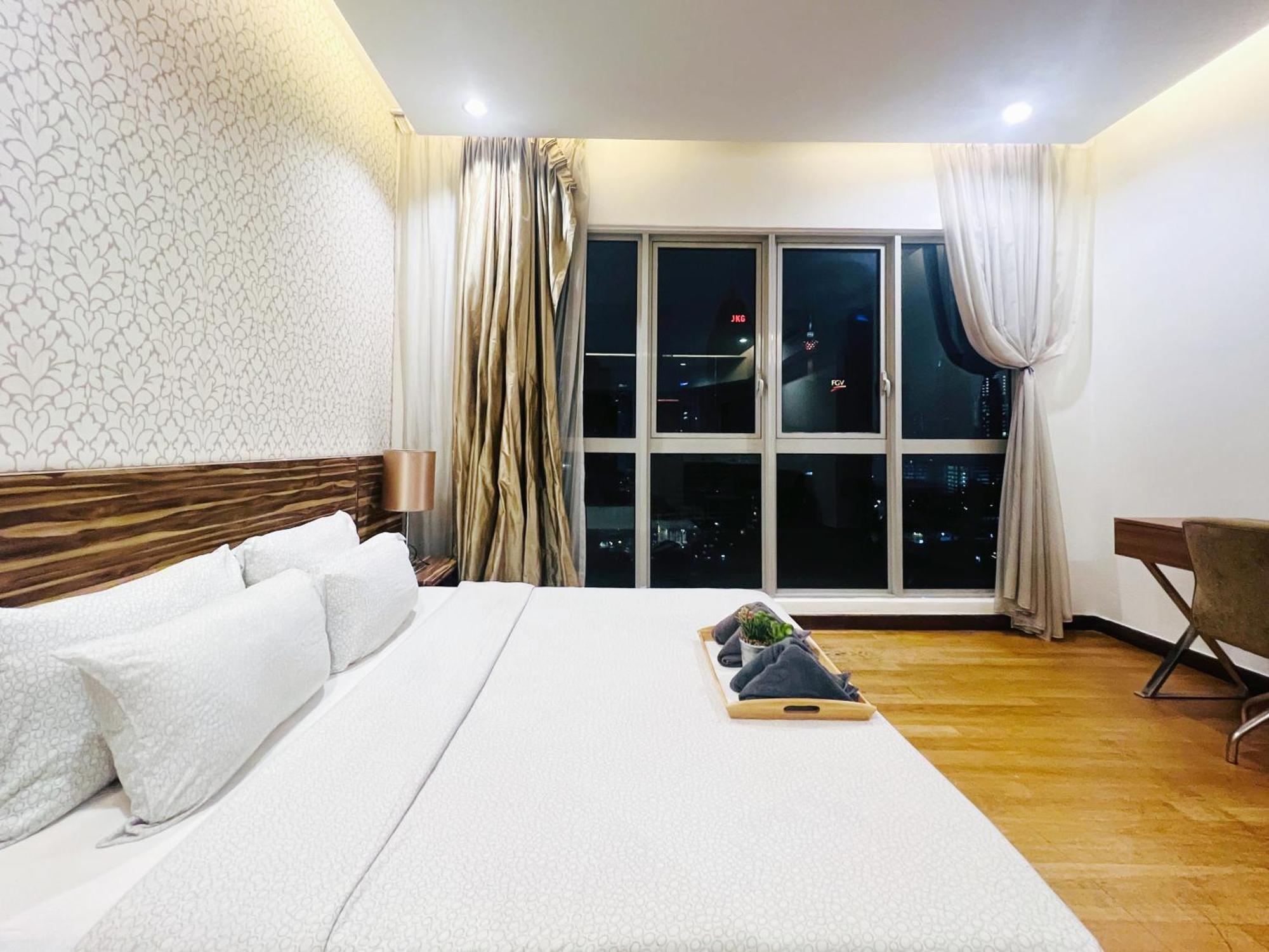 Regalia Residence And Suites By Awesomestay Kuala Lumpur Luaran gambar