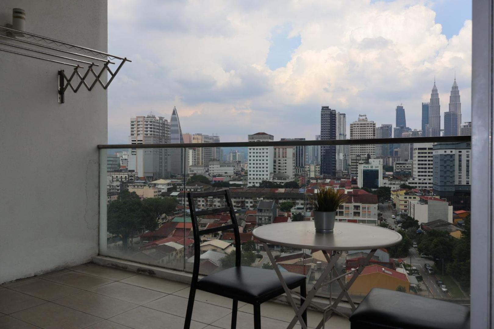 Regalia Residence And Suites By Awesomestay Kuala Lumpur Luaran gambar