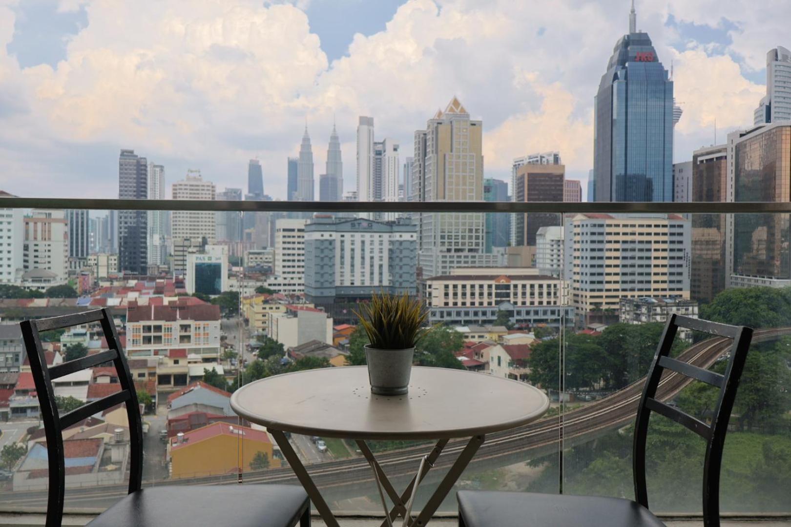 Regalia Residence And Suites By Awesomestay Kuala Lumpur Luaran gambar
